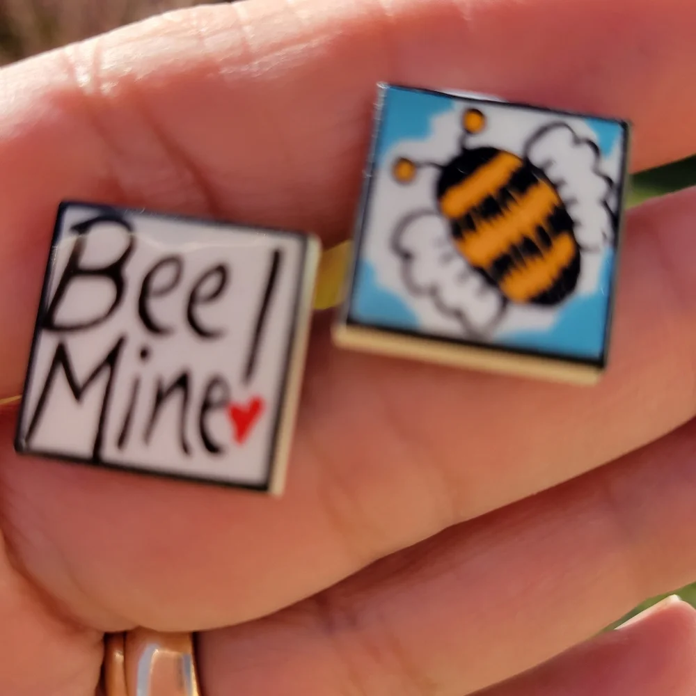 Sonia Spencer ~ Bee Mine Cuff Links ~ Made in England ~ Cute ~ Pop Art ~ Retro!